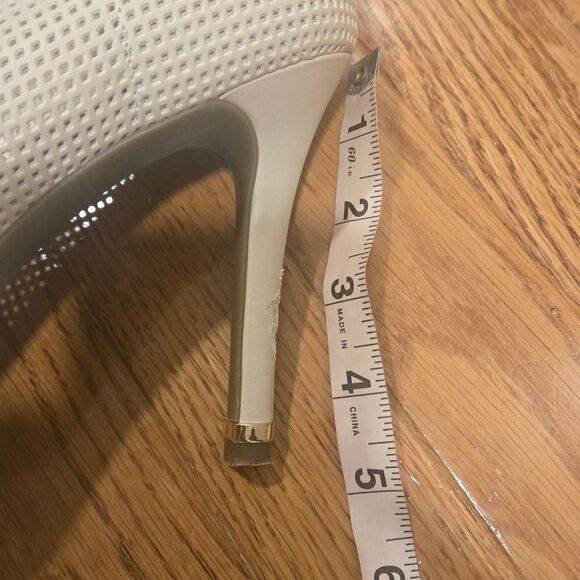 GUESS Women's Cream Heels - Picture 7 of 7